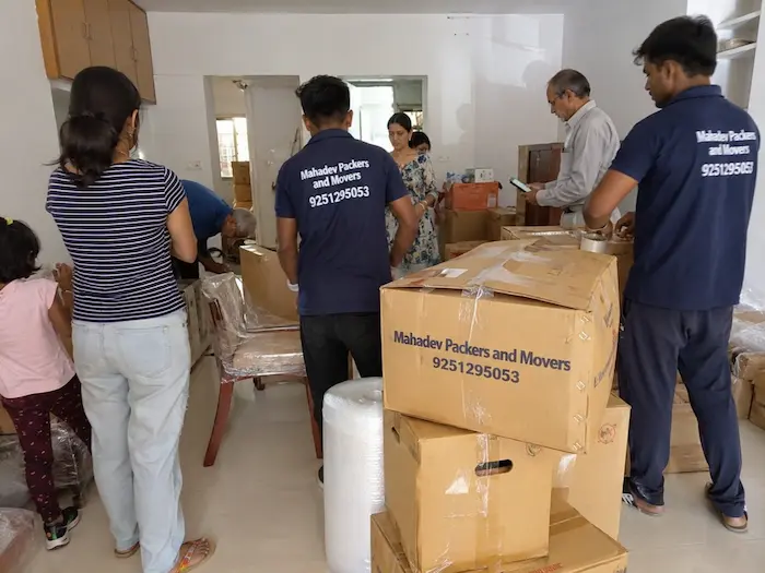 house shifting service in ambawadi